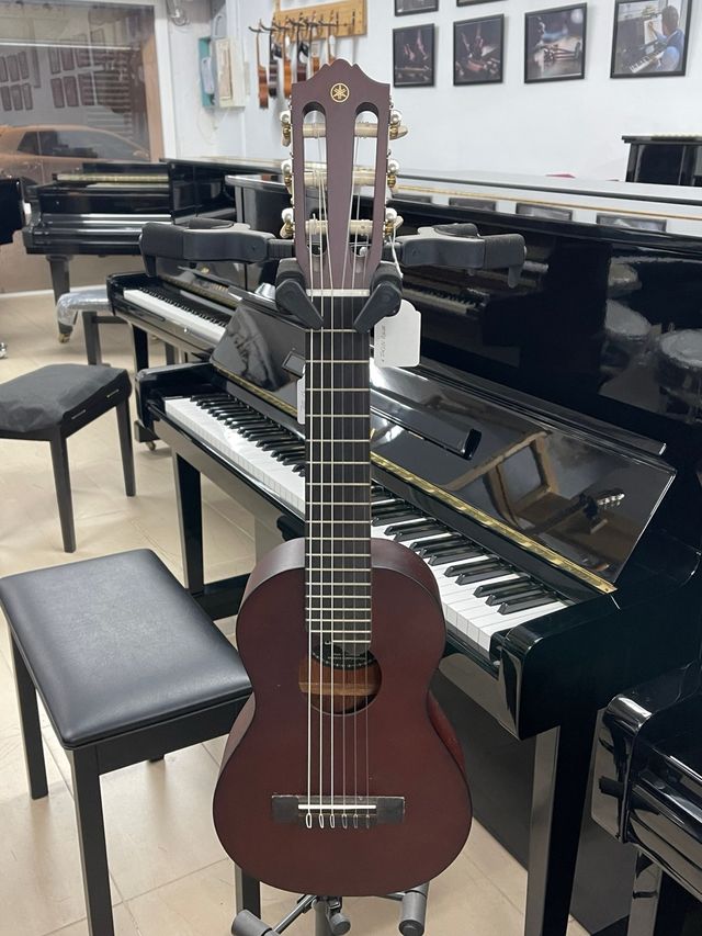 Guitalele Yamaha GL1