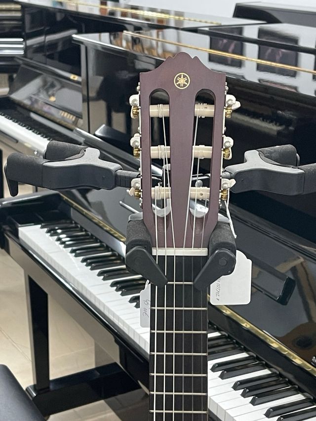 Guitalele Yamaha GL1