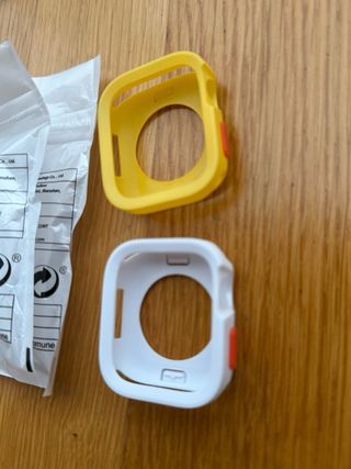 2 Fundas TPU Apple Watch 44-45mm Blancas y Amarill