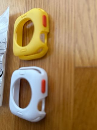 2 Fundas TPU Apple Watch 44-45mm Blancas y Amarill