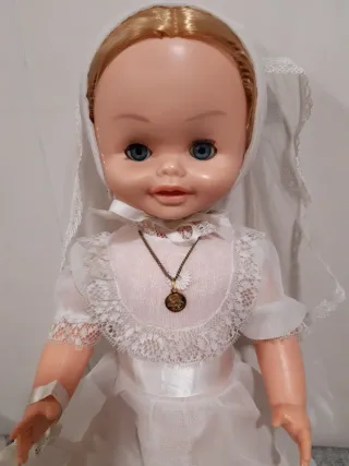Muñeca antigua de comunión