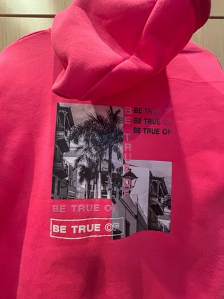 Sudadera con capucha rosa