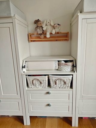 Conjunto armario y cambiador Sundvik de Ikea