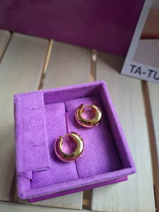 Pendientes Aristocrazy Dorados Nuevos con Bolsa