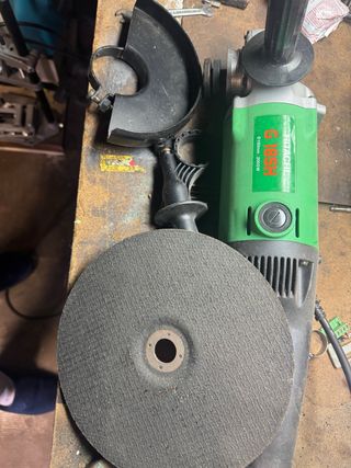 Radial Hitachi 180mm 2000W con disco