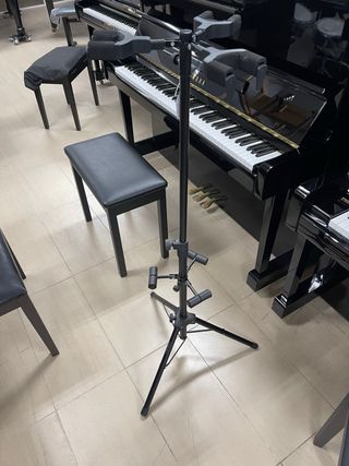 Supporto per 3 Chitarre Admira, regolabile in altezza con morsetti automatici