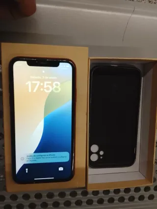 iPhone 11 64GB Rojo 10/10 con funda y cargador