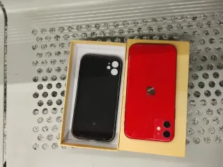 iPhone 11 64GB Rojo 10/10 con funda y cargador
