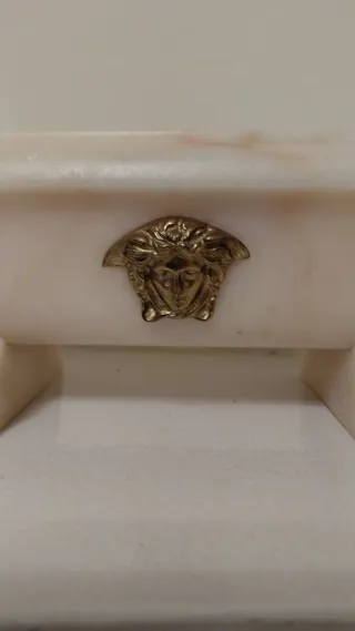 Vasca in marmo rosa con Medusa Versace lunghezza 2