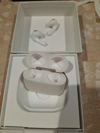 Apple AirPods