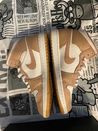 Nike Jordan 1 Mid Beige/Blanco