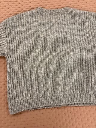 Rebeca Zara gris con flores