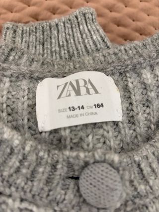 Rebeca Zara gris con flores