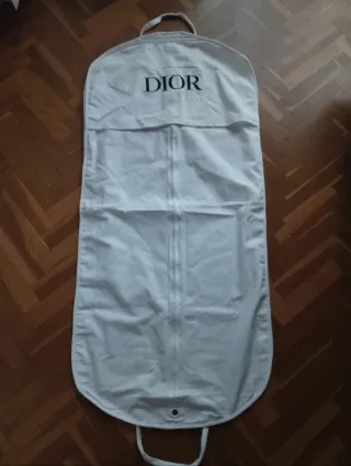 Funda de traje Dior blanca