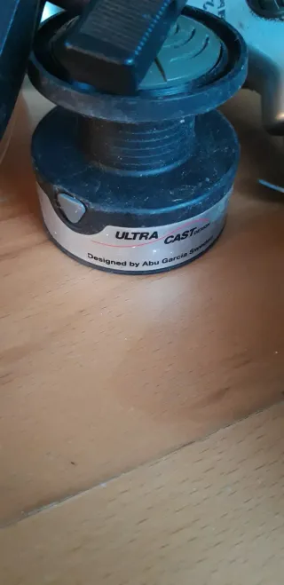 Lote 4 carretes pesca ABU, KALI, GRAUVELL