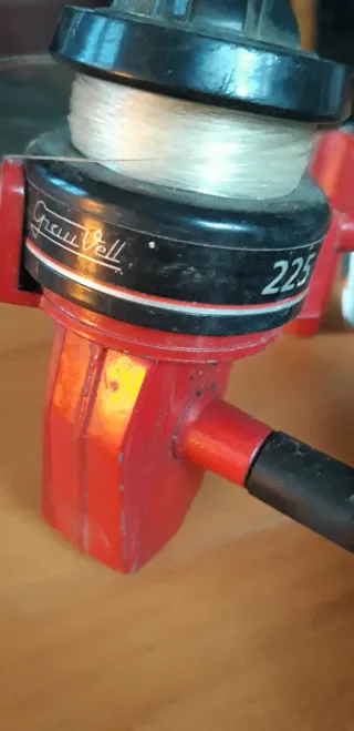 Lote 4 carretes pesca ABU, KALI, GRAUVELL