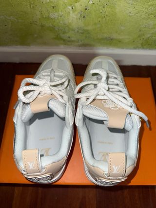 Zapatos Louis Vuitton Beige/Blanco Nuevos