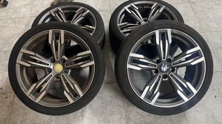 Se vende llantas en 19 pulgadas con muy poco uso s