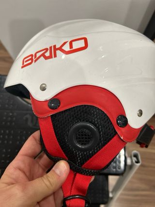 Casco de esquí Briko blanco y rojo