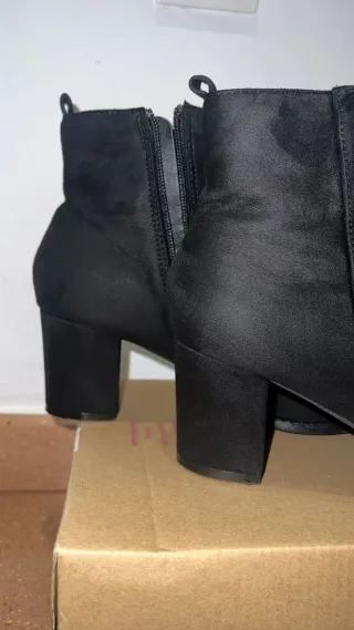 Botines de ante negros