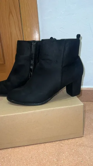 Botines de ante negros