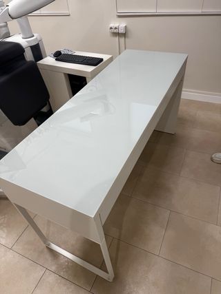 Escritorio moderno cristal y metal