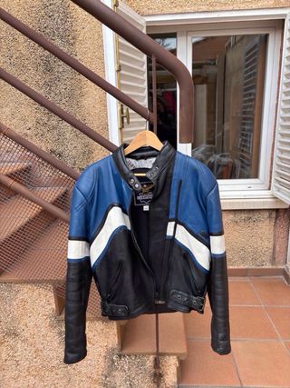 Cazadora cuero motera mujer azul