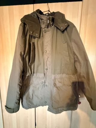 Abrigo verde militar