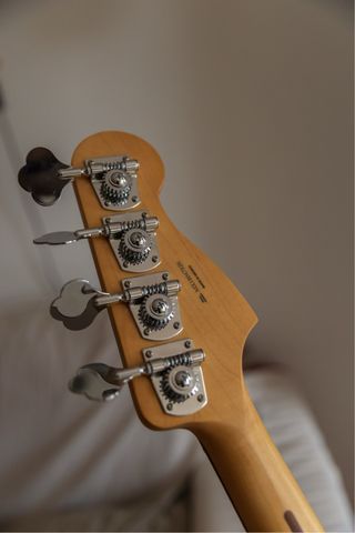 Bajo Fender Precision bass zurdo