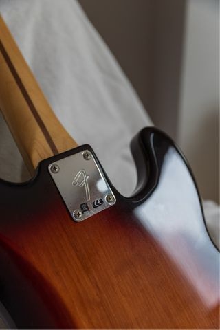 Bajo Fender Precision bass zurdo