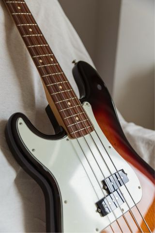 Bajo Fender Precision bass zurdo