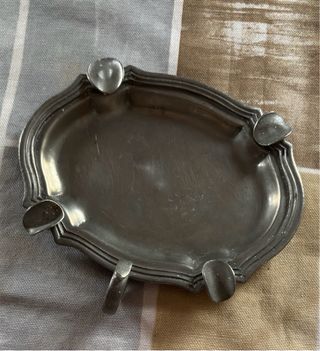 Posacenere in peltro con manico