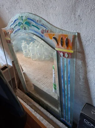 Lavabo de cristal verde y blanco