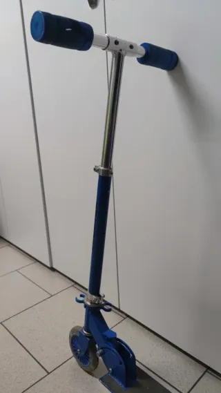 Monopattino 2 ruote blu