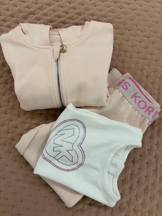 Conjunto Michael Kors rosa y blanco