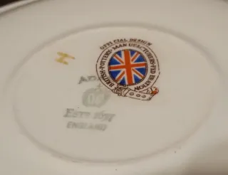 JUEGO DE TAZA+PLATILLO CONMEMORATIVO , ADAMS