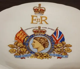 JUEGO DE TAZA+PLATILLO CONMEMORATIVO , ADAMS