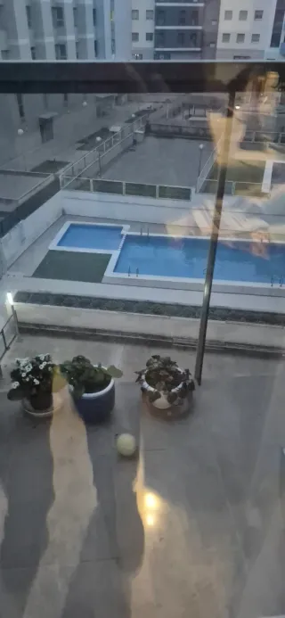 Señora alquila habitación con señorita o señora