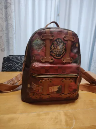 Mochila Harry Potter efecto piel.