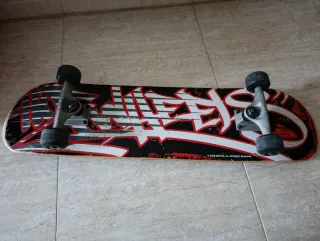 Monopatín Hot Wheels