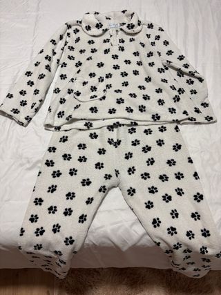 Pijama 2 piezas talla S le falta un boton