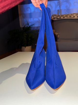 Botines azules de tacón