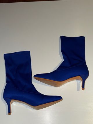Botines azules de tacón