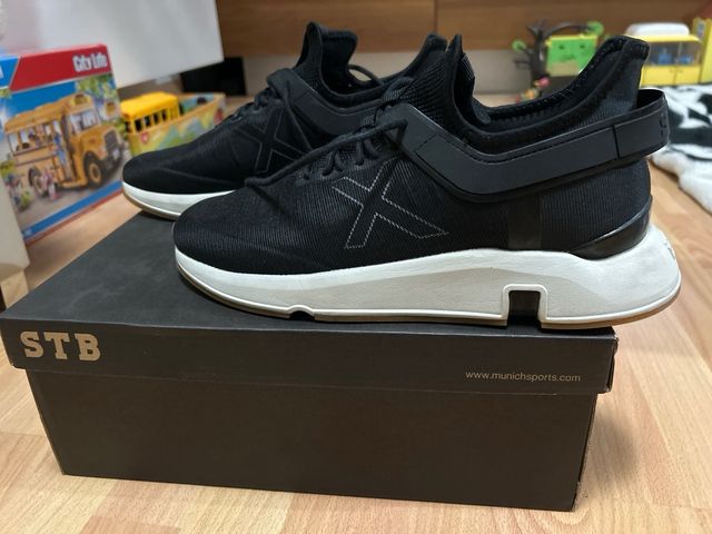 Zapatillas Munich Negras Talla 44