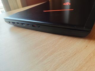 Portátil Gaming Asus ROG GTX 1070