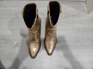 Botines dorados Sfera