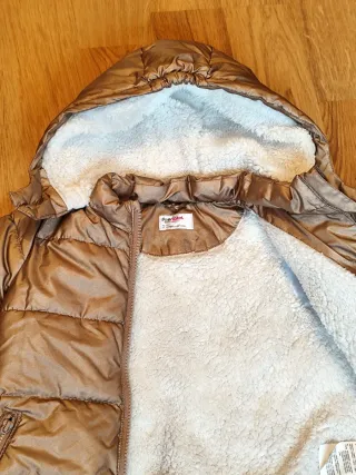 Parka/Abrigo dorado con capucha