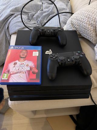 PS4 Pro 1TB + 2 Mandos + Fifa 20