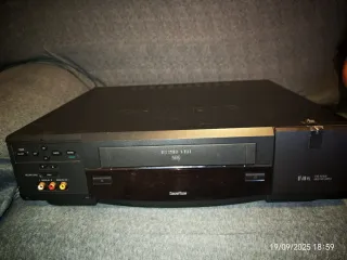 Videograbadora VHS Grundig con Mando