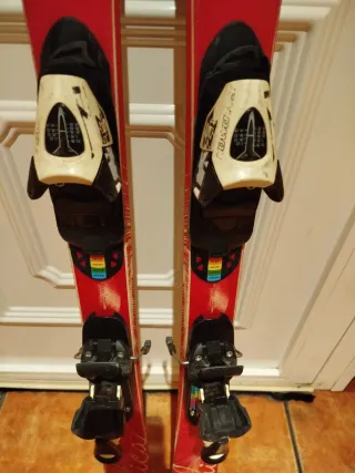 Esquís 1.30m con fijaciones ajustables